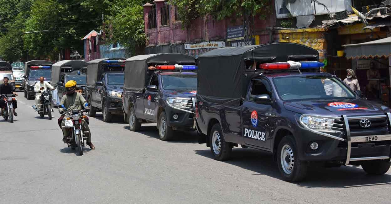 പാക്ക് അധിനിവേശ കശ്മീരിൽ വൻ സംഘർഷം: ഏറ്റുമുട്ടലിൽ 30 മരണം, 200 പേർക്ക് പരുക്ക്