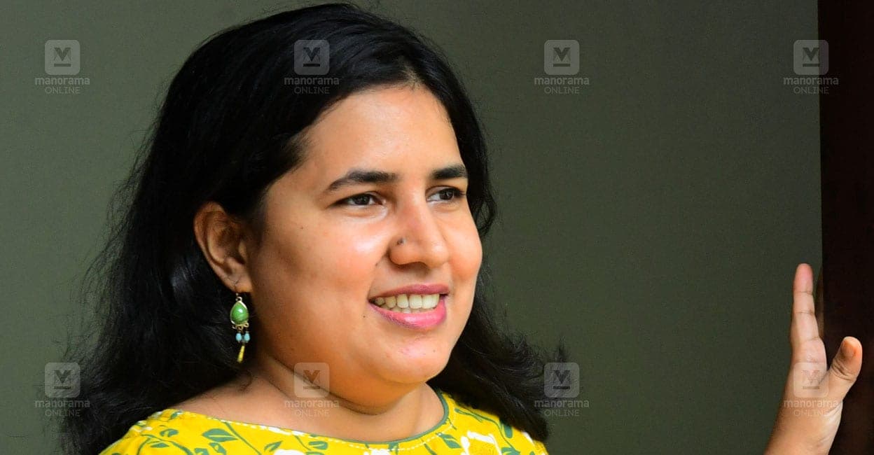 വീണയുടെ കമ്പനിയുടെ പ്രധാന വരുമാന സ്രോതസ്സ് സിഎംആർഎൽ